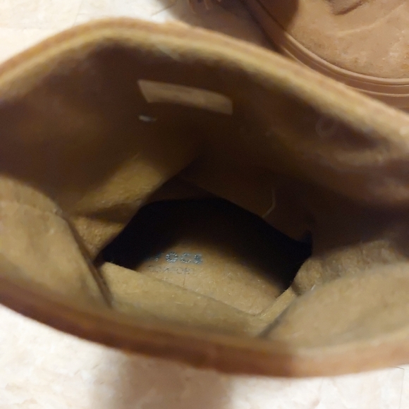 Crocs LodgePoint suede pull on boots size 6W - Picture 4 of 9